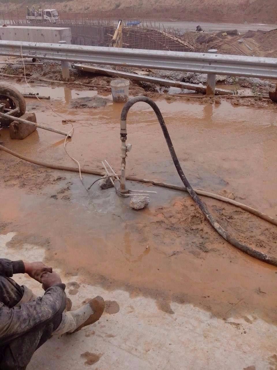 新宁路基压密注浆